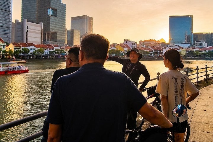 Singapore Sunset Bike Tour with Hawker Dinner, photo 2