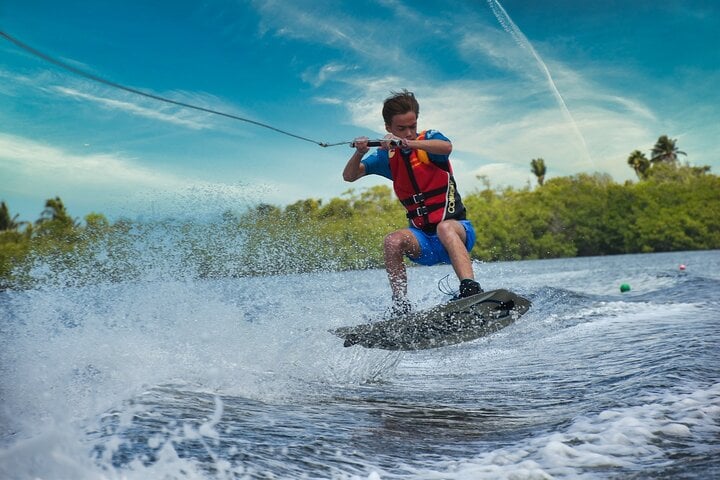 Wakeboarding in Trincomalee: Guided Coastal Session, photo 3