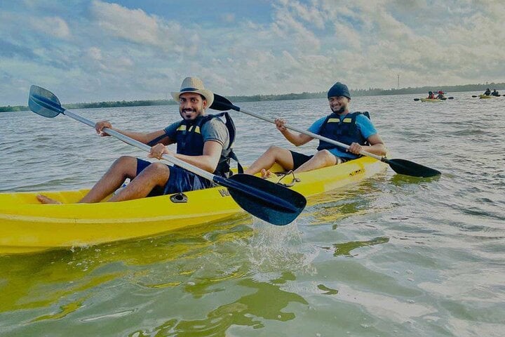 Sunrise Kayaking in Negombo: Early Morning Lagoon Paddle, photo 3