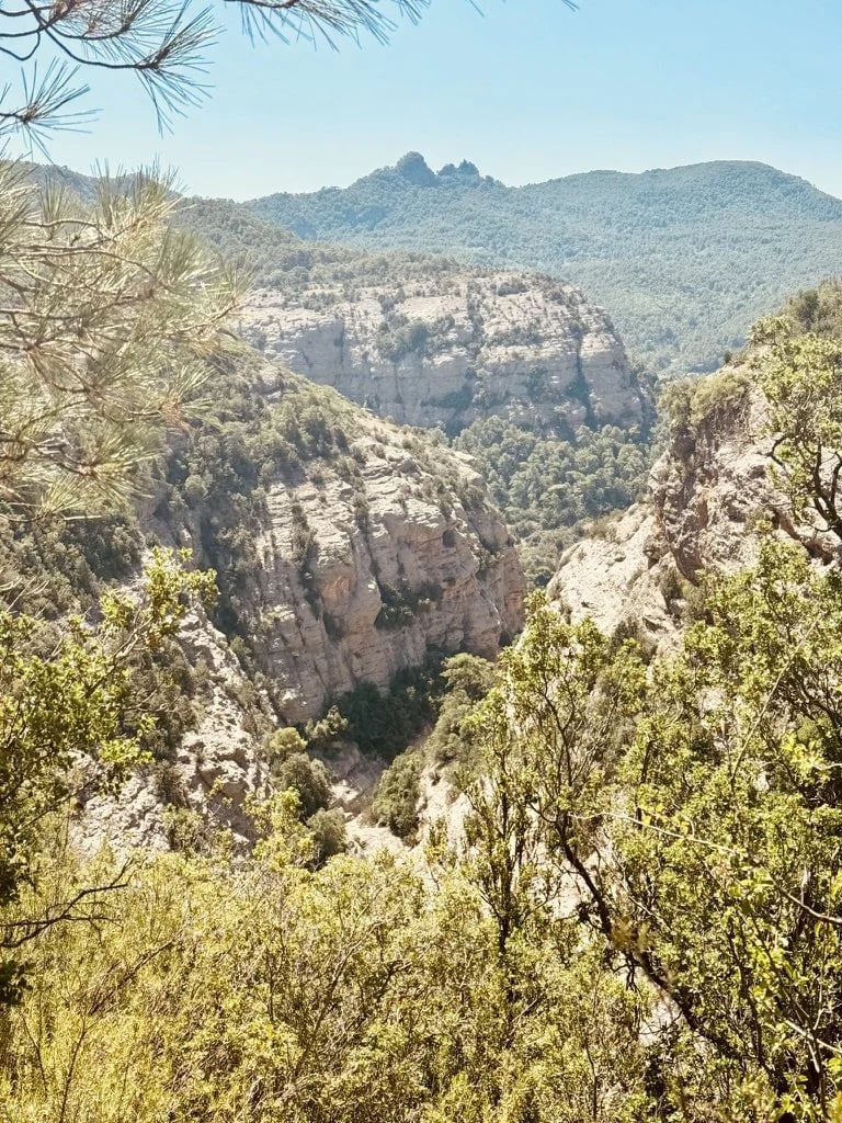 7 Days: Hiking Holiday in the Spanish Pyrenees | Lakes to Summit Trek, photo 4