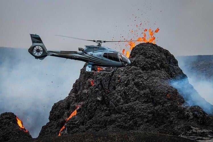 Volcano Eruption Helicopter Tour, photo 2