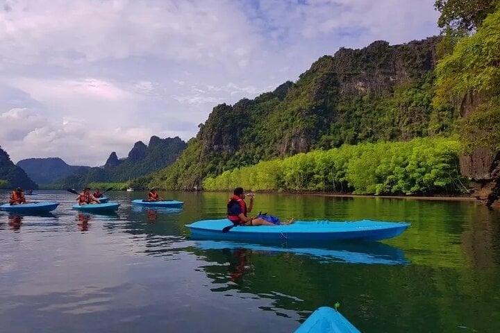 Guided Langkawi Sunset Kayaking Adventures with Hotel Transfers, photo 4