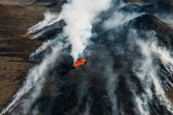 Volcano Reykjanes Eruption Helicopter Tour, photo 2