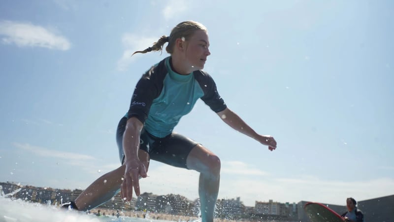 5-Class Group Surf Lesson Bundle in San Sebastián, photo 4