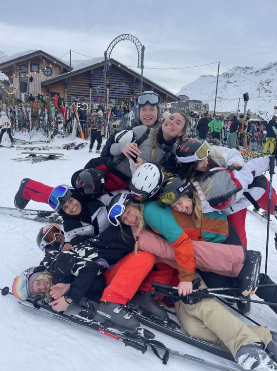 Ski and Snowboard Holiday in Morzine, French Alps. Under 40s only., photo 2