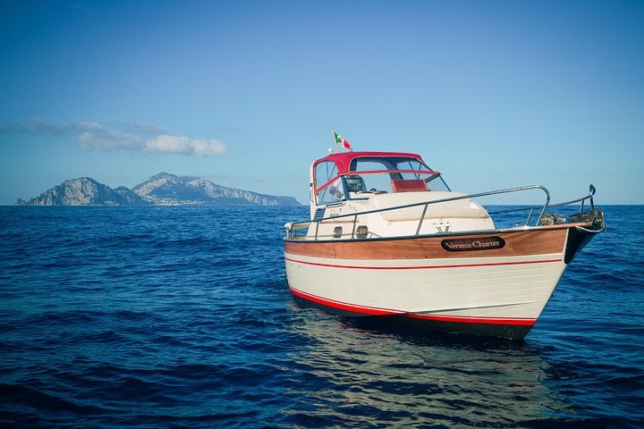 Private Boat Tour from Sorrento to Capri on a Classic Gozzo 7.50, photo 2