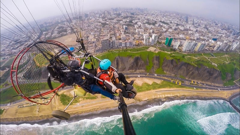 Paramotor Flight over Lima’s Costa Verde Coast, photo 5