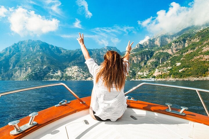 Classic Gozzo 7.50 Private Tour to Capri and Positano from Sorrento, photo 3