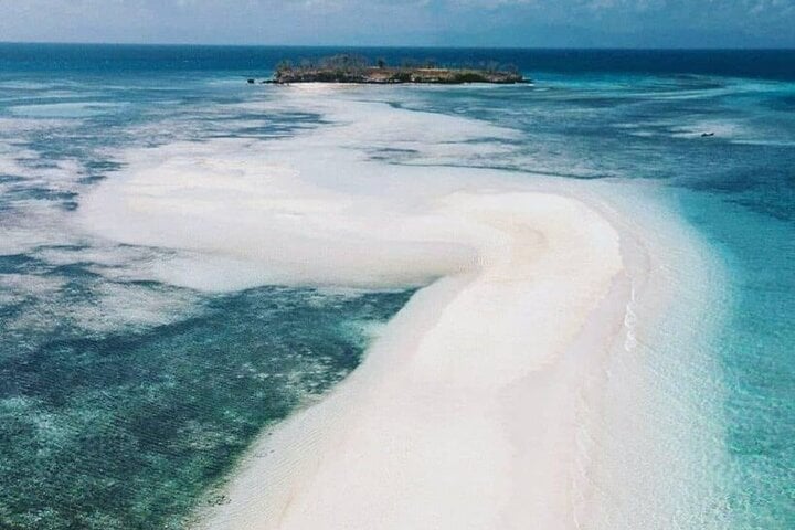 Lombok Pink Beach Full-Day Boat Trip with Snorkelling, photo 2
