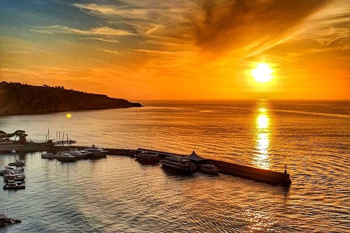 Private Sunset Boat Tour with Aperitif from Sorrento, photo 3