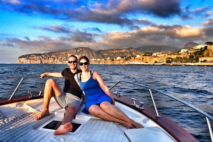 Sorrento Coast Sunset Sail: 2 Hour Happy Hour Experience, photo 3