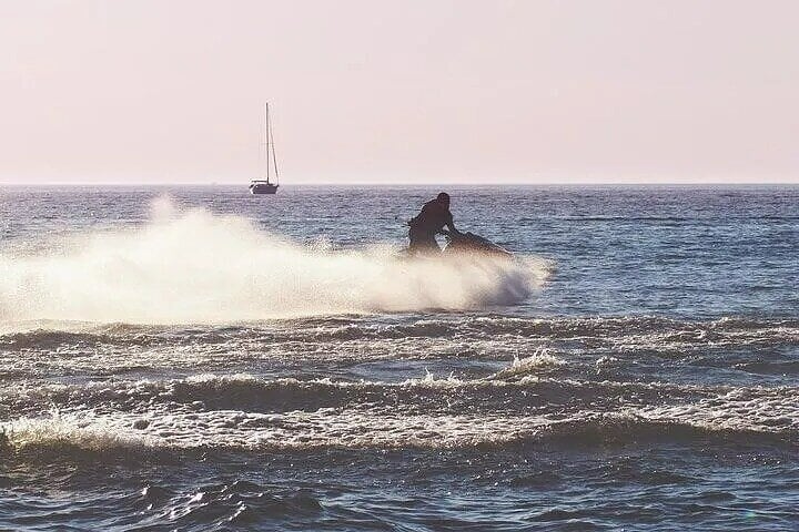 Jet Skiing in Mirissa: Coastal Ride, photo 4