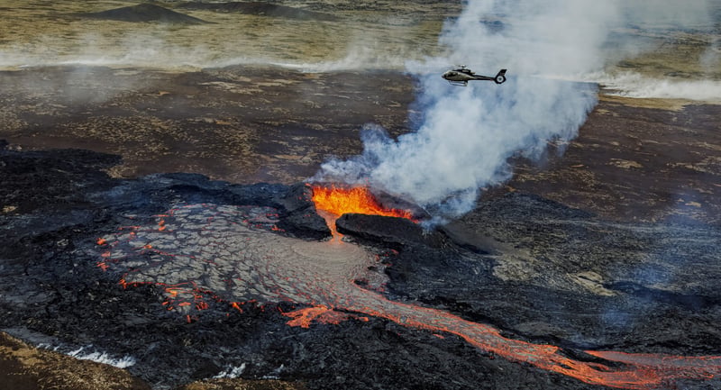 Volcano Eruption Helicopter Tour, photo 3
