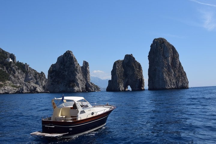 Amalfi: Small Group Boat Day Excursion to Capri Island, photo 3
