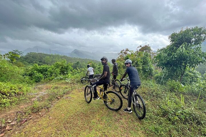 Downhill Mountain Biking in Kitulgala, photo 2
