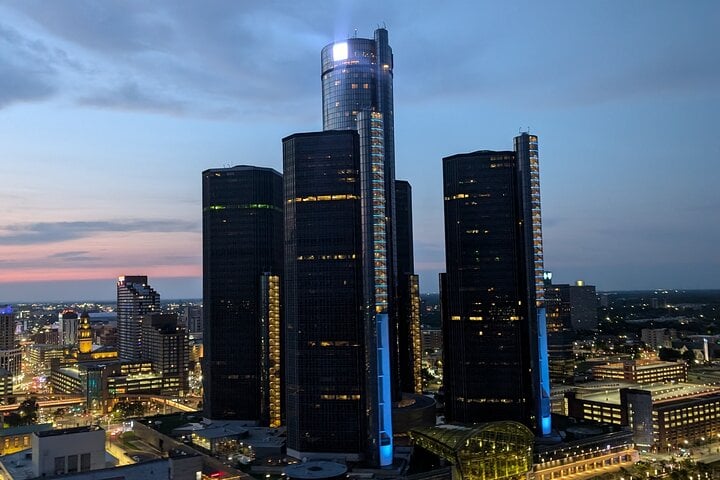 Sunset Helicopter Experience – Downtown Detroit, photo 3