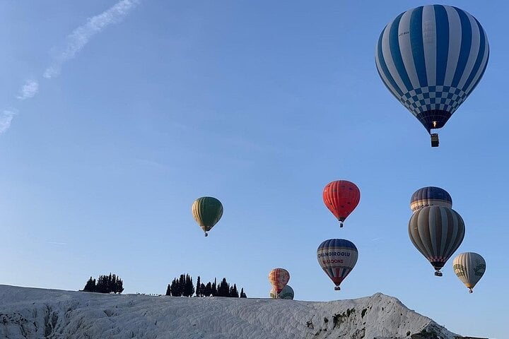 Hot Air Balloon over the Pamukkale Travertines, photo 3