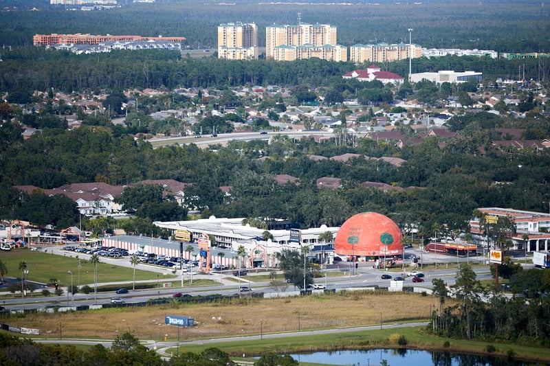 Family Pack Theme Parks and Downtown Helicopter Tour – 48 Miles, photo 3