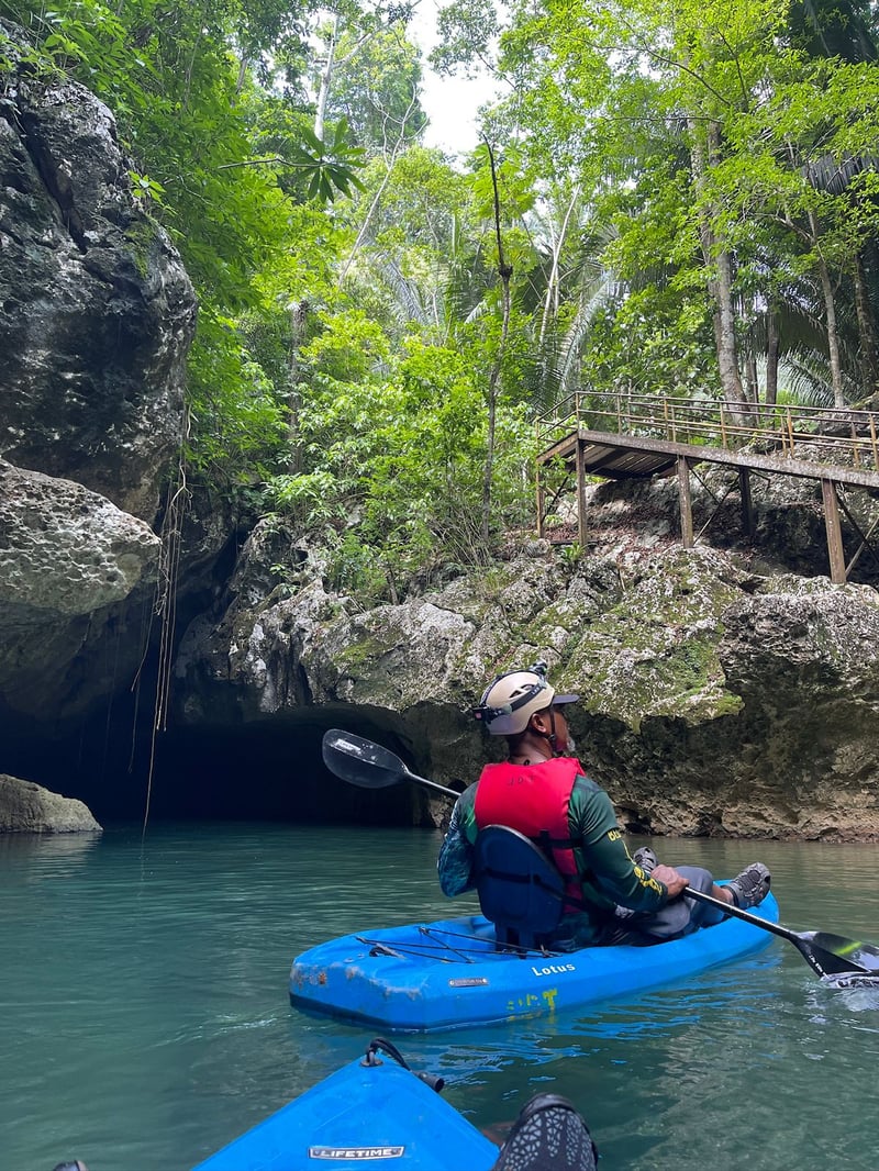 Cave Kayaking Adventure in Belize, photo 2