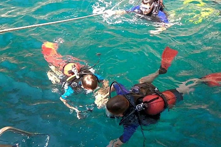 Scuba Diving Day from Side, photo 2