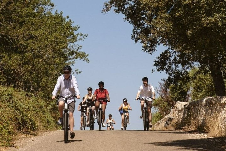 E-Bike Food and Wine Tour in Alberobello, photo 2