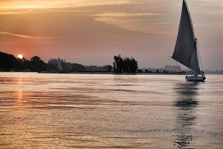 Traditional Nile Felucca Sailing in Cairo, photo 4