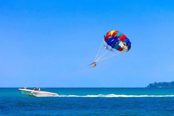 Parasailing, Banana and Sofa Boat with Private Transfer in Hurghada, photo 5