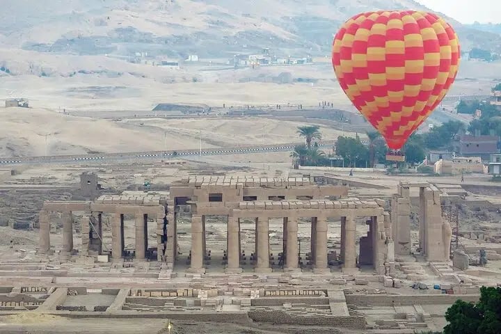 Private Luxor Overnight with Hot Air Balloon from Hurghada, photo 3