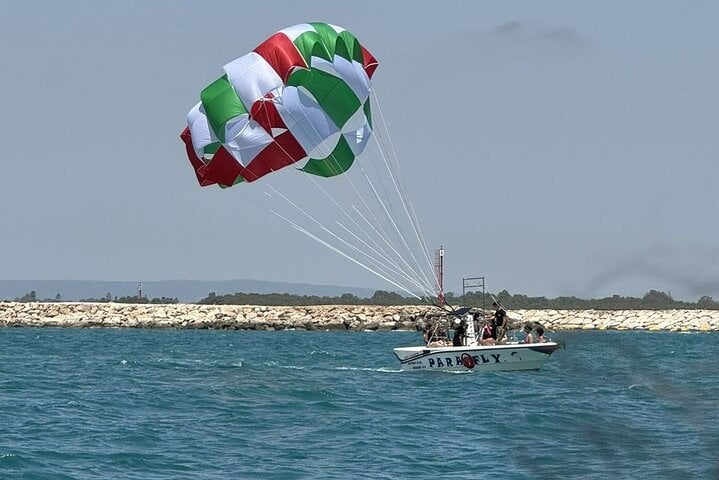 Parasailing in Marina di Pisticci, photo 2