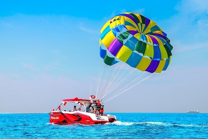 Parasailing over the Water in Dubai, photo 5