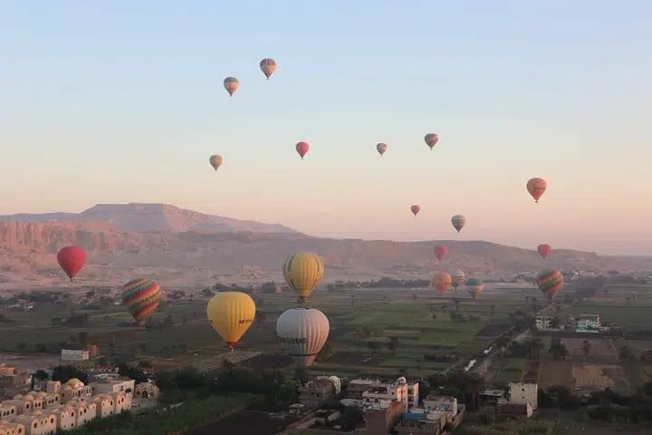 Luxor Sunrise Hot Air Balloon Ride over Ancient Monuments, photo 3