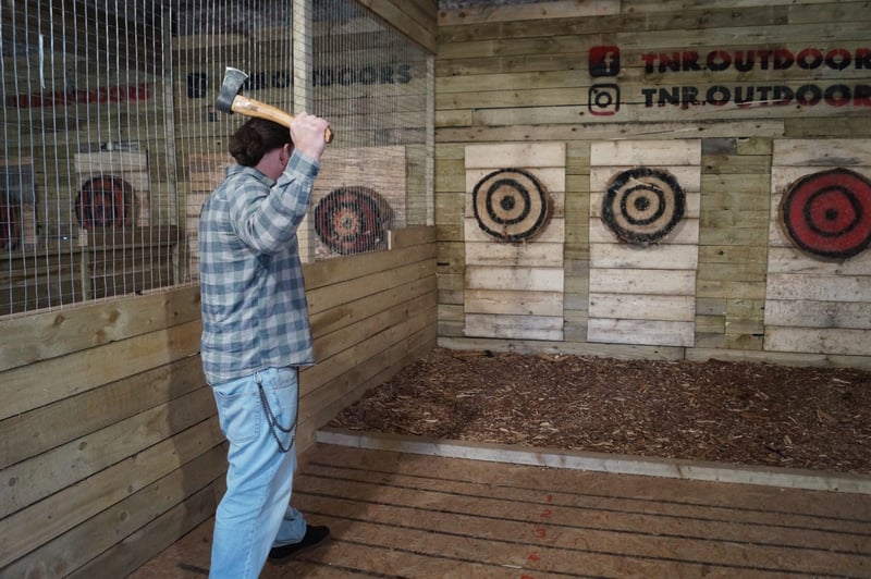 Axe Throwing Sessions 30 Minute, photo 2