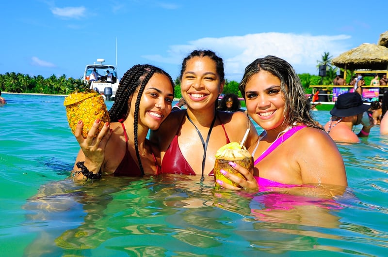 Punta Cana Hip Hop Party Boat: Snorkeling, Open Bar & Adults Only, photo 2