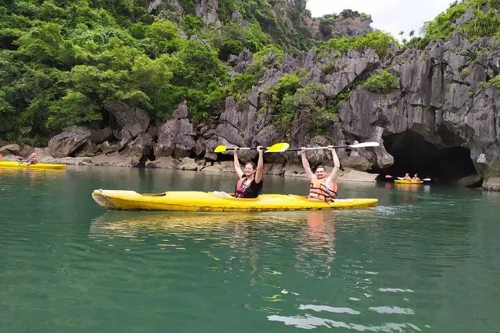 2 Day Lan Ha Bay Cruise with Plankton Kayak in Cat Ba, photo 4