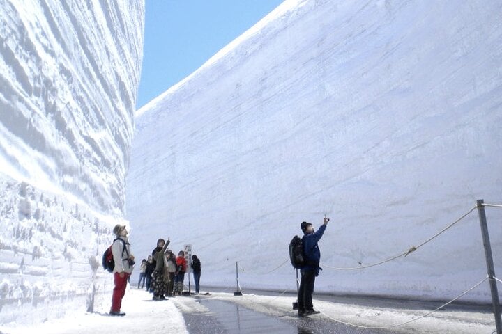 Tateyama Snow Walls Alpine Route Tour from Nagano, photo 3