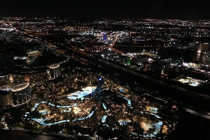 77 Miles Helicopter Tour: Fireworks and Theme Parks Family Package, photo 3
