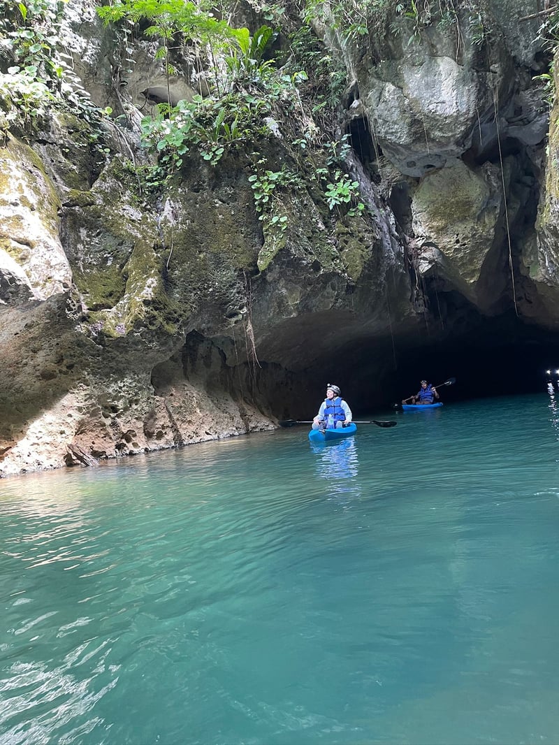 Cave Kayaking Adventure in Belize, photo 4