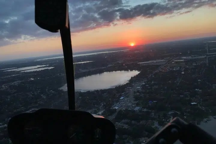 After-hours Theme Parks and Downtown Helicopter Tour – 48 Miles, photo 5