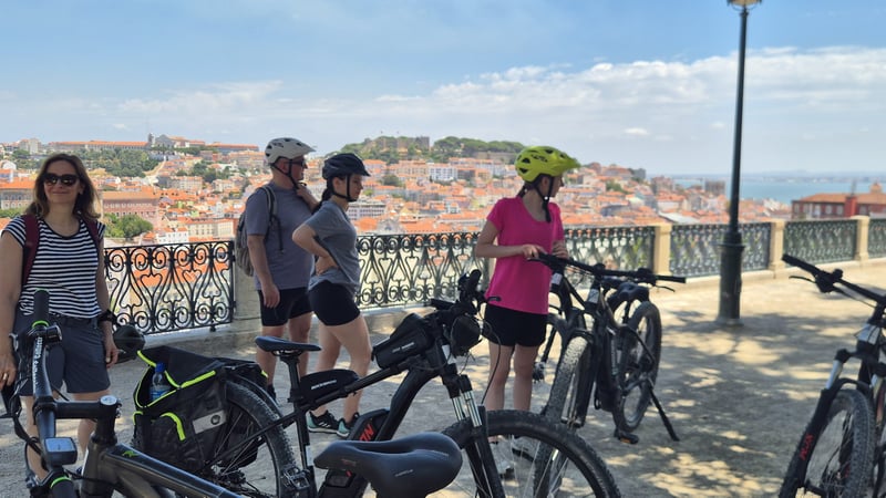 Private Seven Hills E-Bike Tour in Lisbon, photo 2