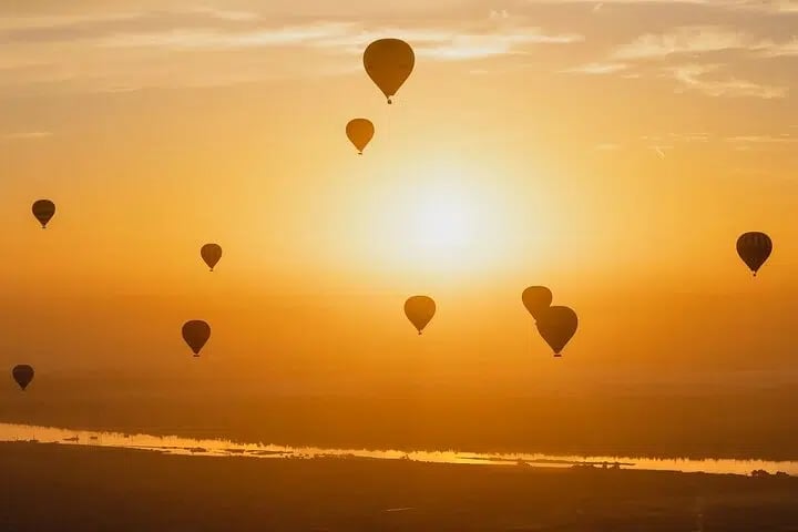 Luxor Sunrise Hot Air Balloon Ride over Ancient Monuments, photo 4
