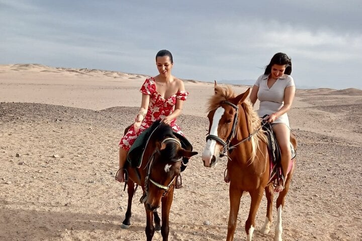 Horse Ride Semi-Submarine and Parasail in Hurghada, photo 2