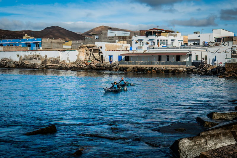 Transparent Electric Kayak Tour in Tarajalejo, Fuerteventura, photo 5