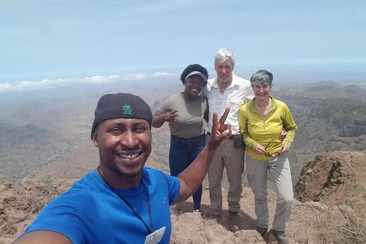 Hiking to Antonia Peak on Santiago Island, photo 4