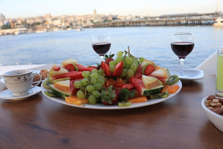 Private Yacht Cruise in Istanbul, photo 3