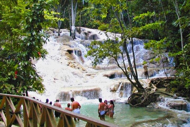 Blue Hole and Dunn’s River Falls Combo in Ocho Rios, photo 2