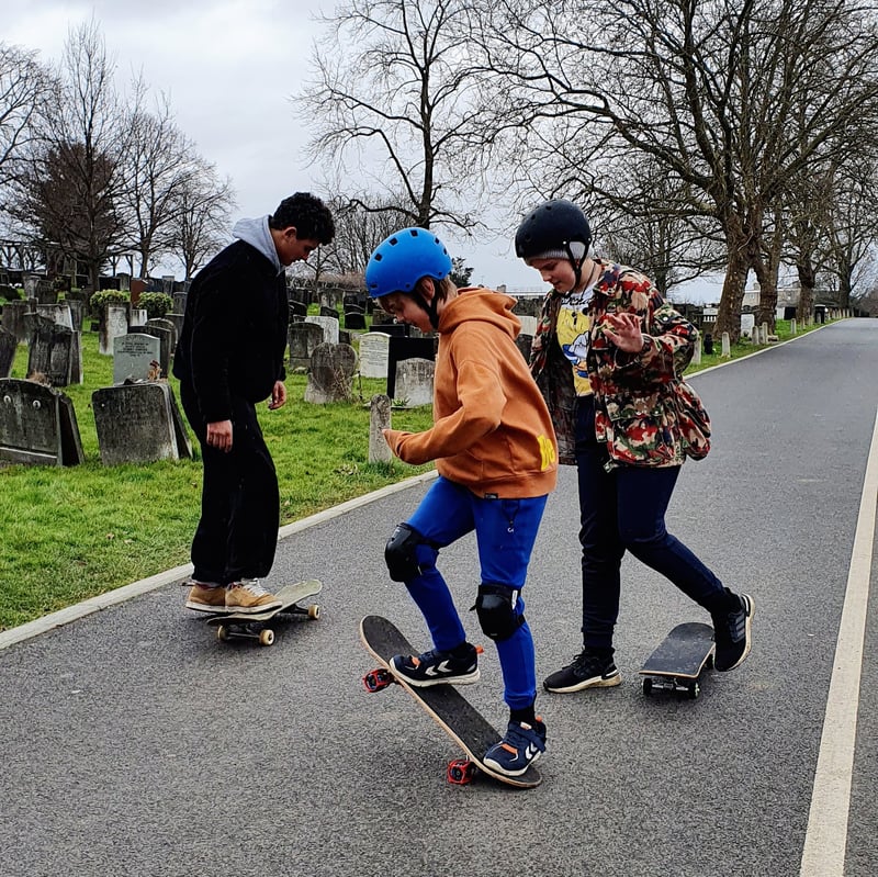 Group Skateboarding Lessons in South London, photo 2