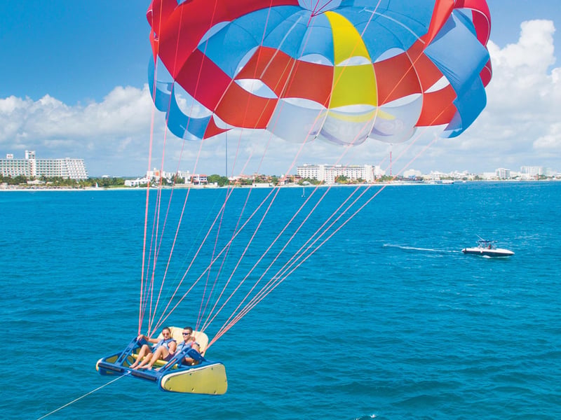Parasailing Adventure in Cancún, photo 4