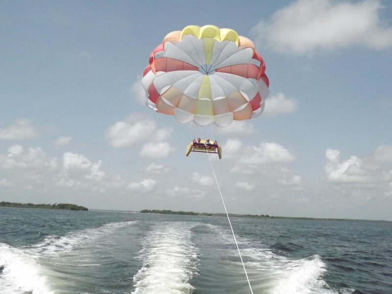 Parasailing Adventure in Cancún, photo 5