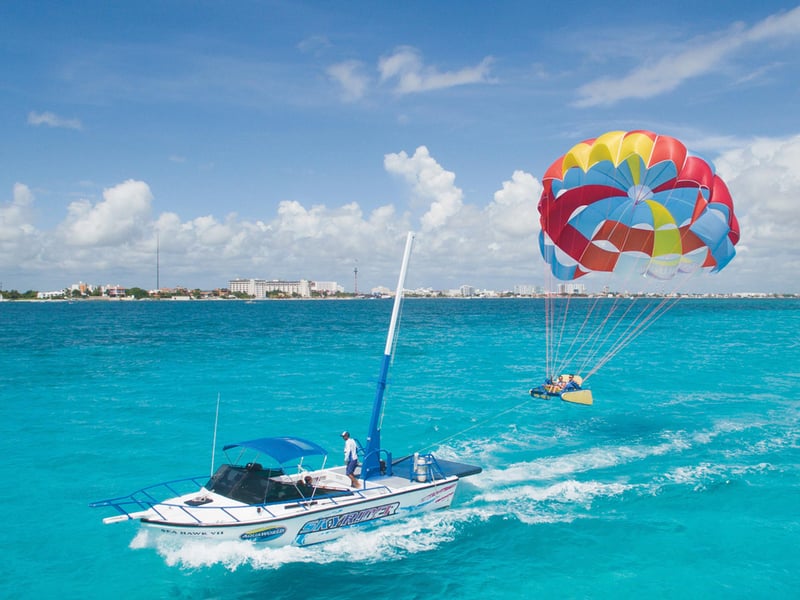 Parasailing Adventure in Cancún, photo 3