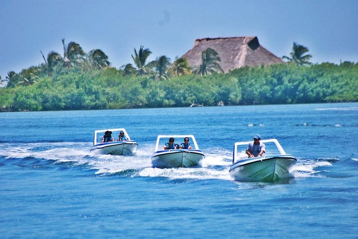 Speed Boat and Snorkel in Cancún, photo 2